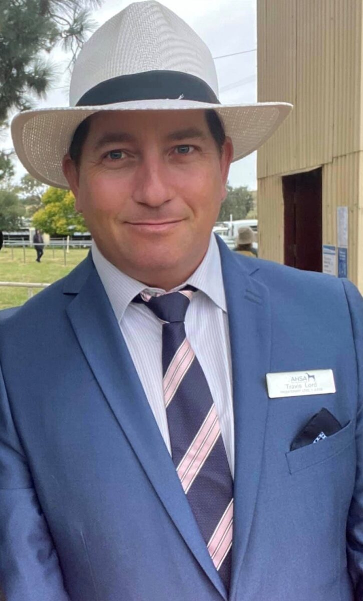 travis scott jordan 1 low fit